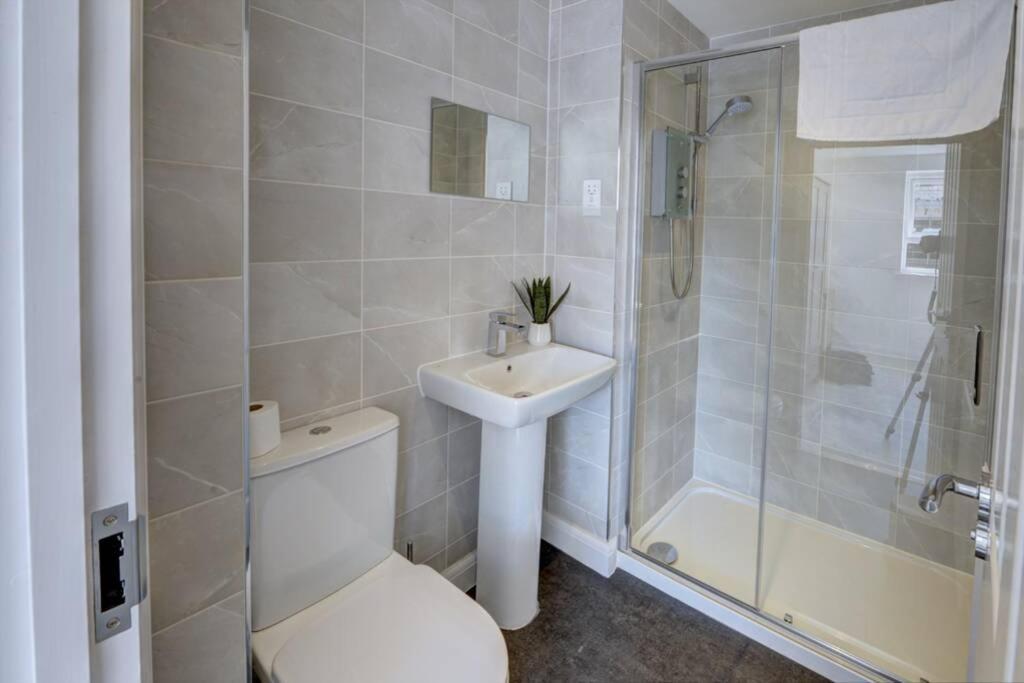The Stratford Palace Apartamento Birmingam Exterior foto